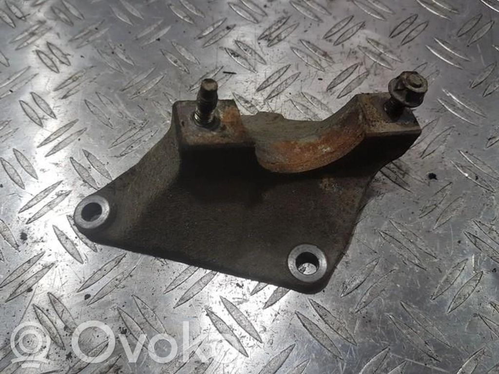 Ford Mondeo Mk III Łapa / Mocowanie silnika 