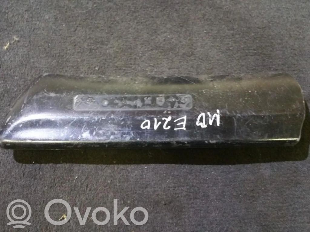 Mercedes-Benz E W210 Listwa / Nakładka na błotnik przedni 