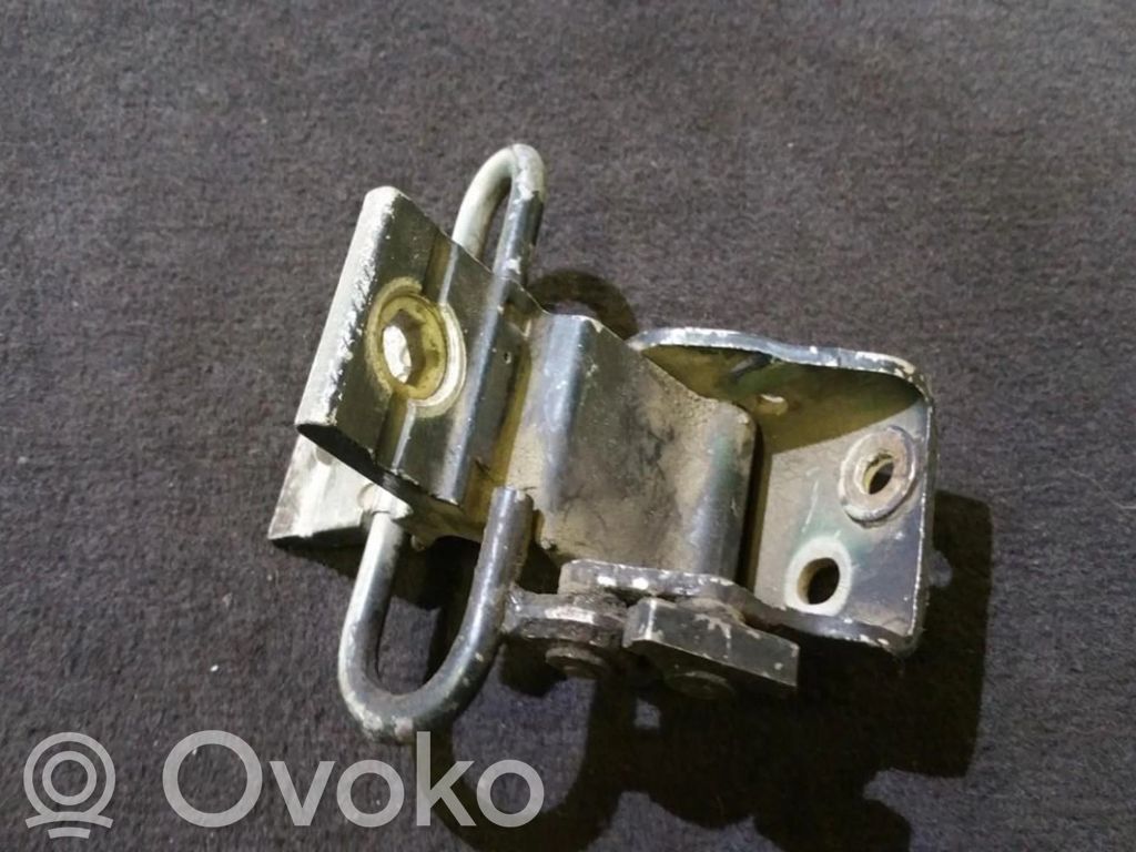 Audi 80 90 S2 B4 Cerniera inferiore della portiera posteriore 