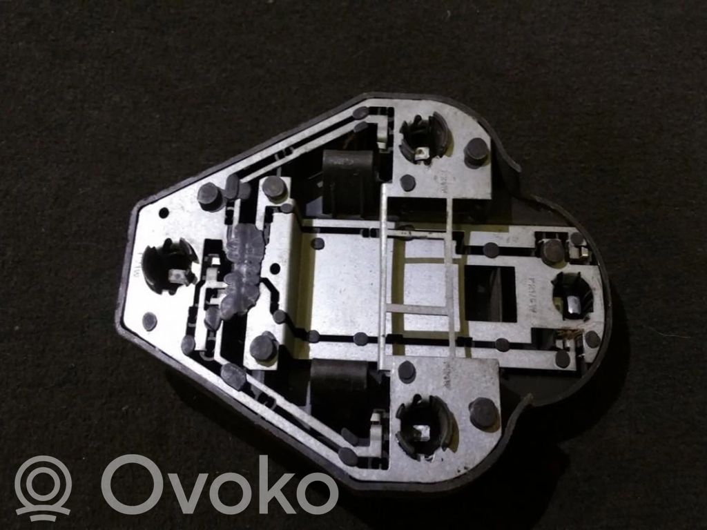 Rover 620 Takavalon polttimon suojan pidike 