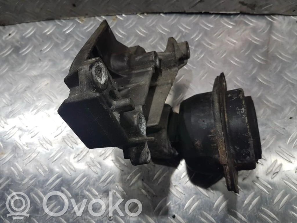 Renault Laguna II Engine mount bracket 