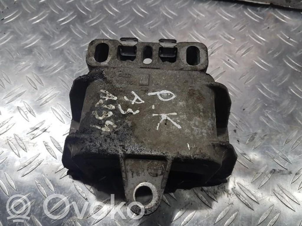 Moottorin kiinnikekorvake   1J0199555,1J0199555
