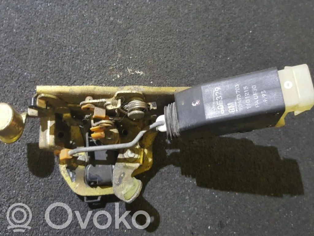Opel Omega B1 Takaoven lukko 