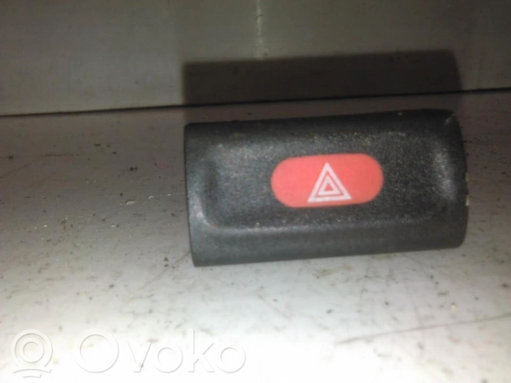 Botón interruptor de luz de peligro   90565714,90457316,90457316,90565714