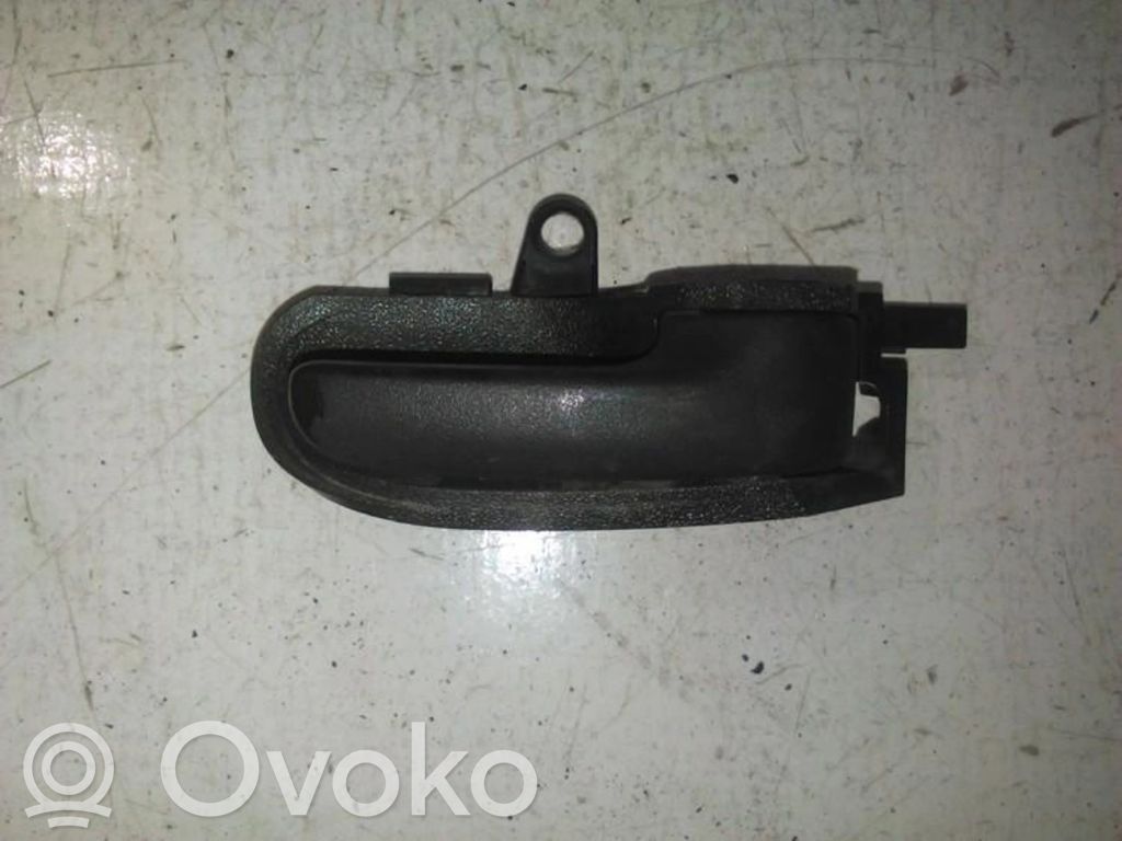 Toyota Aygo AB40 Manecilla interna puerta trasera 