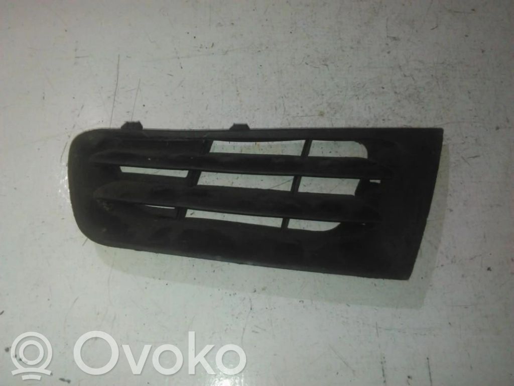 Renault Megane II Grilă inferioară bară față 
