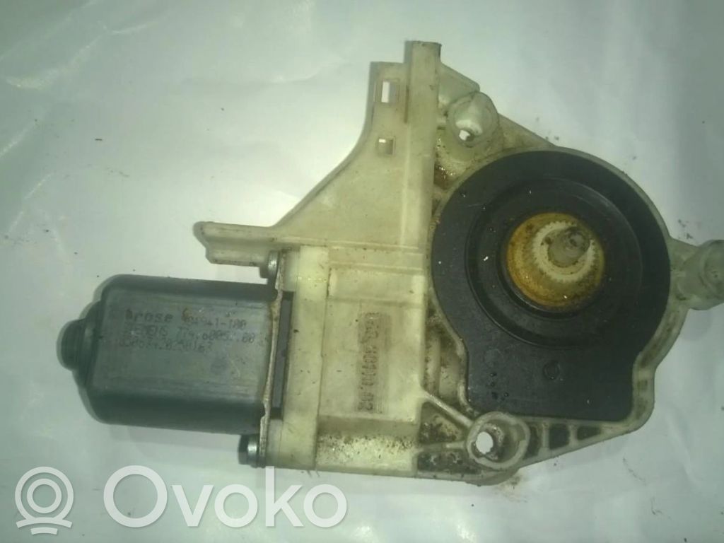 Volkswagen PASSAT B6 Silniczek podnośnika szyby drzwi 