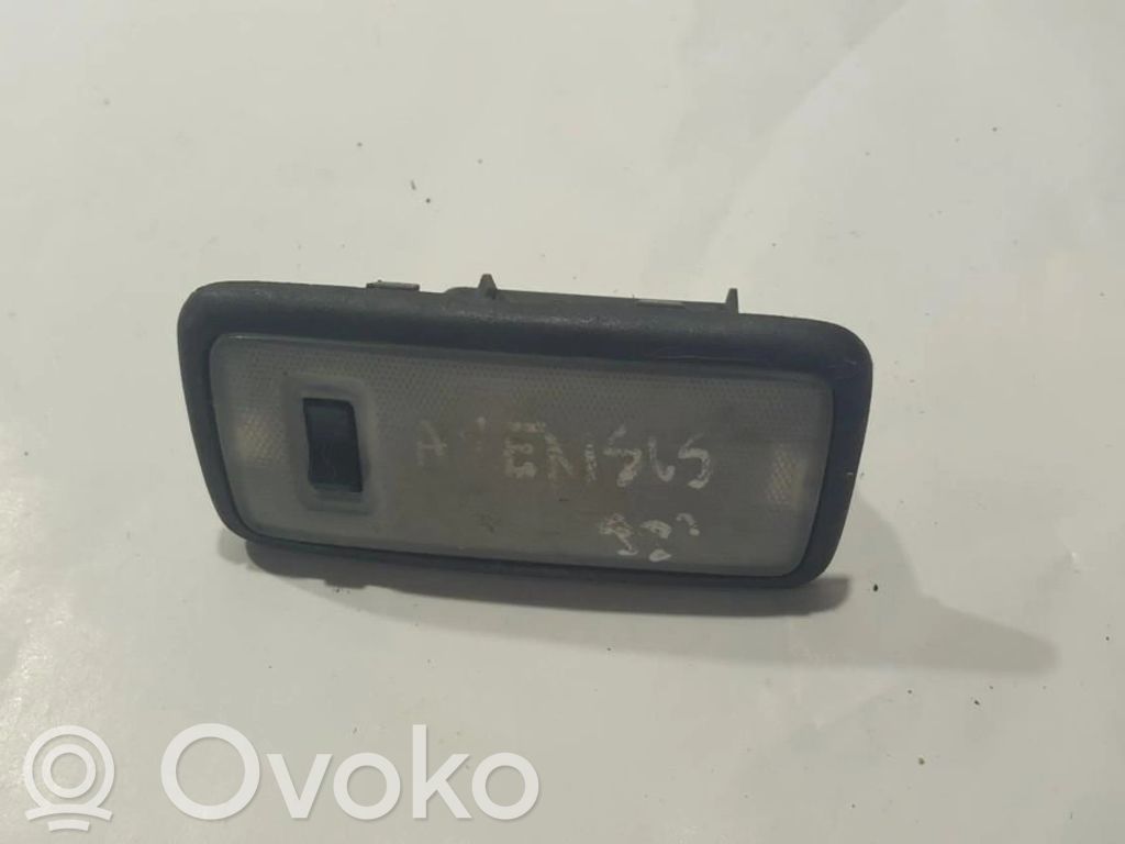 Toyota Avensis T220 Lampka podsufitki tylna 