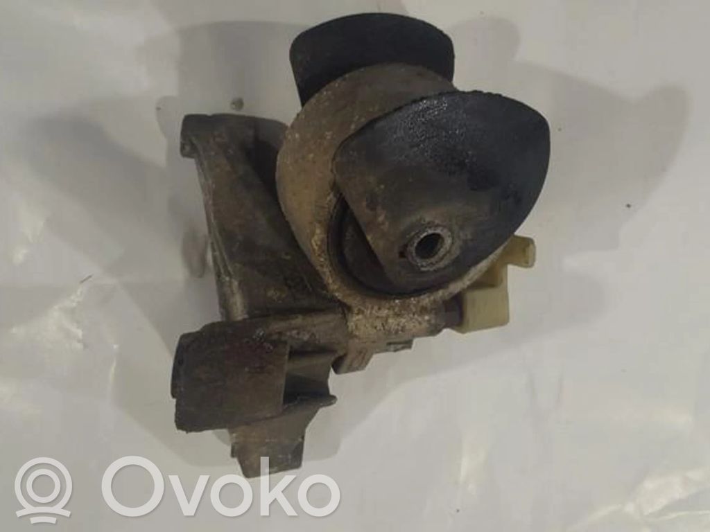 Moottorin kiinnikekorvake   MR222150,MR222150
