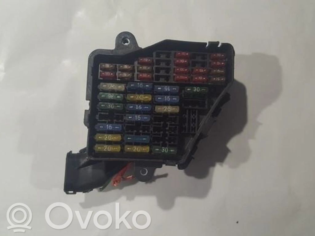 Audi A4 S4 B5 8D Set cutie siguranțe 