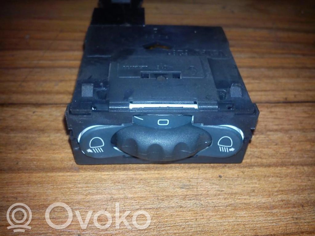 Renault Megane I Headlight level height control switch 