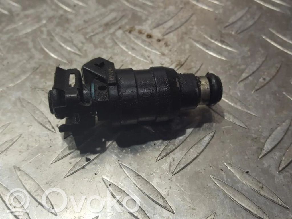 Peugeot 306 Inyector de combustible 