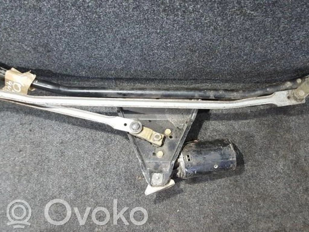 Volvo 440 Front wiper linkage and motor 