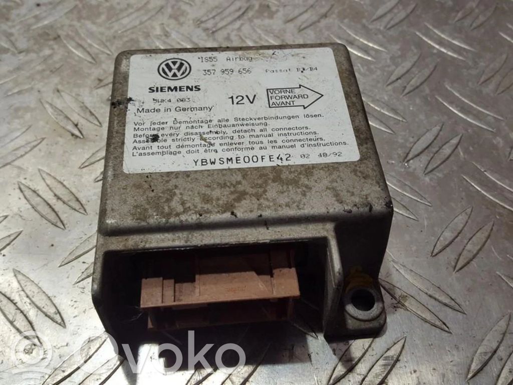 Volkswagen PASSAT B4 Unitate/modul de comandă airbaguri 