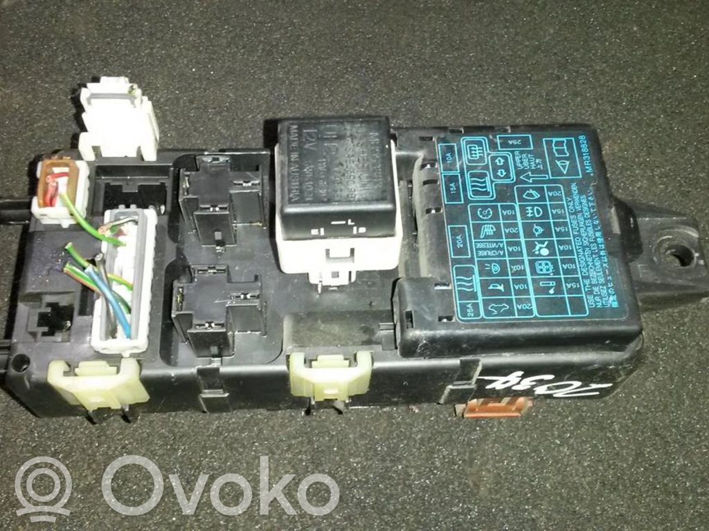 Skrzynka bezpieczników / Komplet   MB953355,1J100575,1J100575,MB953355