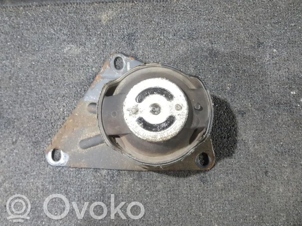Volkswagen Polo III 6N 6N2 6NF Moottorin kiinnikekorvake 