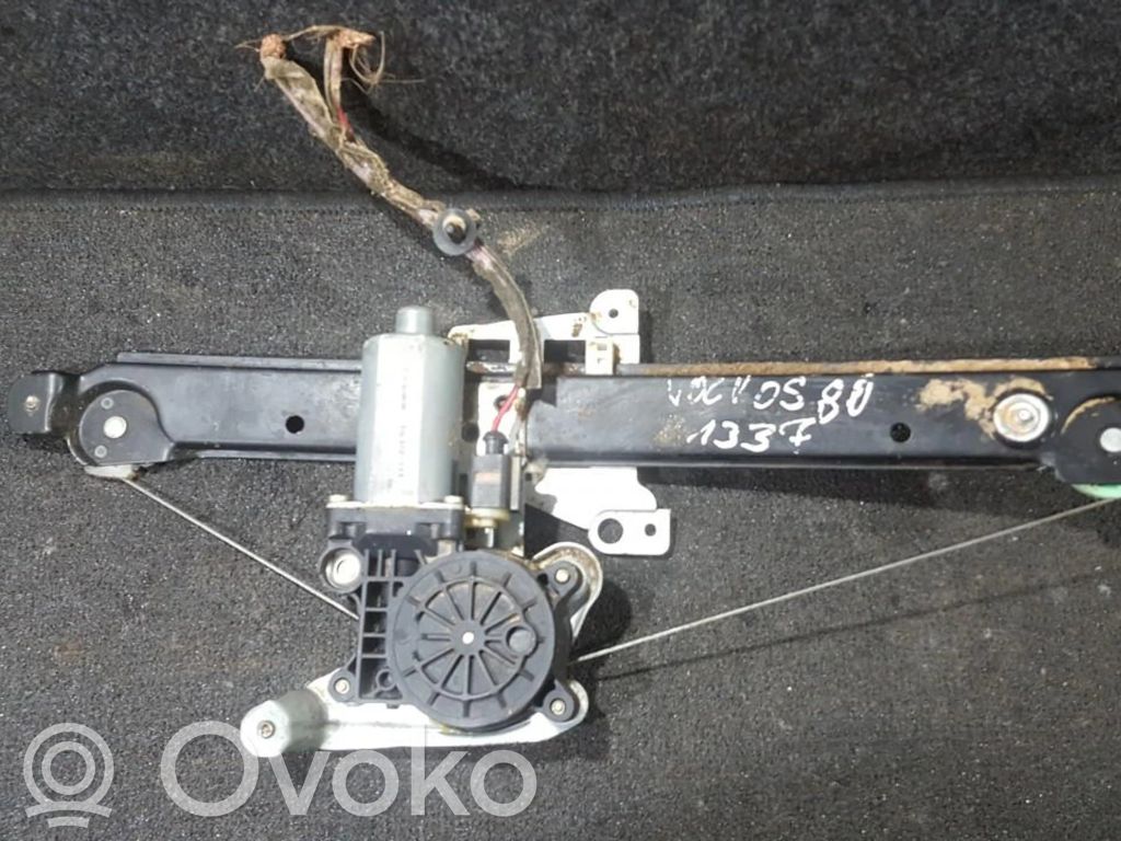 Liukuoven ikkunannostin moottorilla