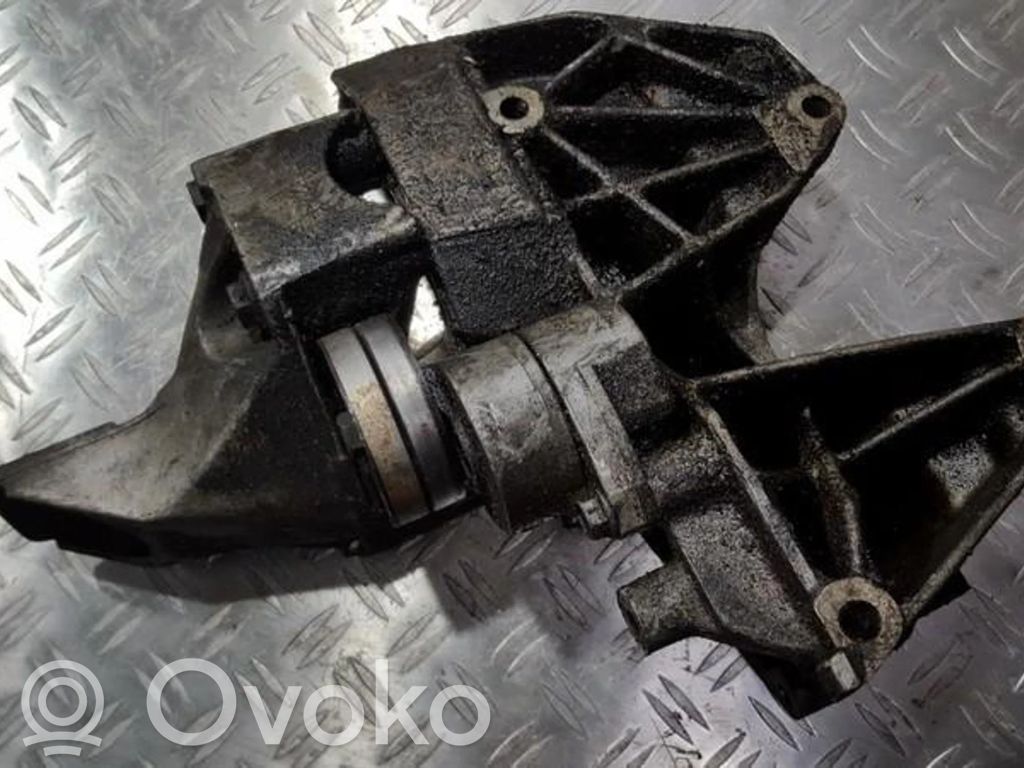 Engine mounting bracket   90528680,33679,33679,90528680