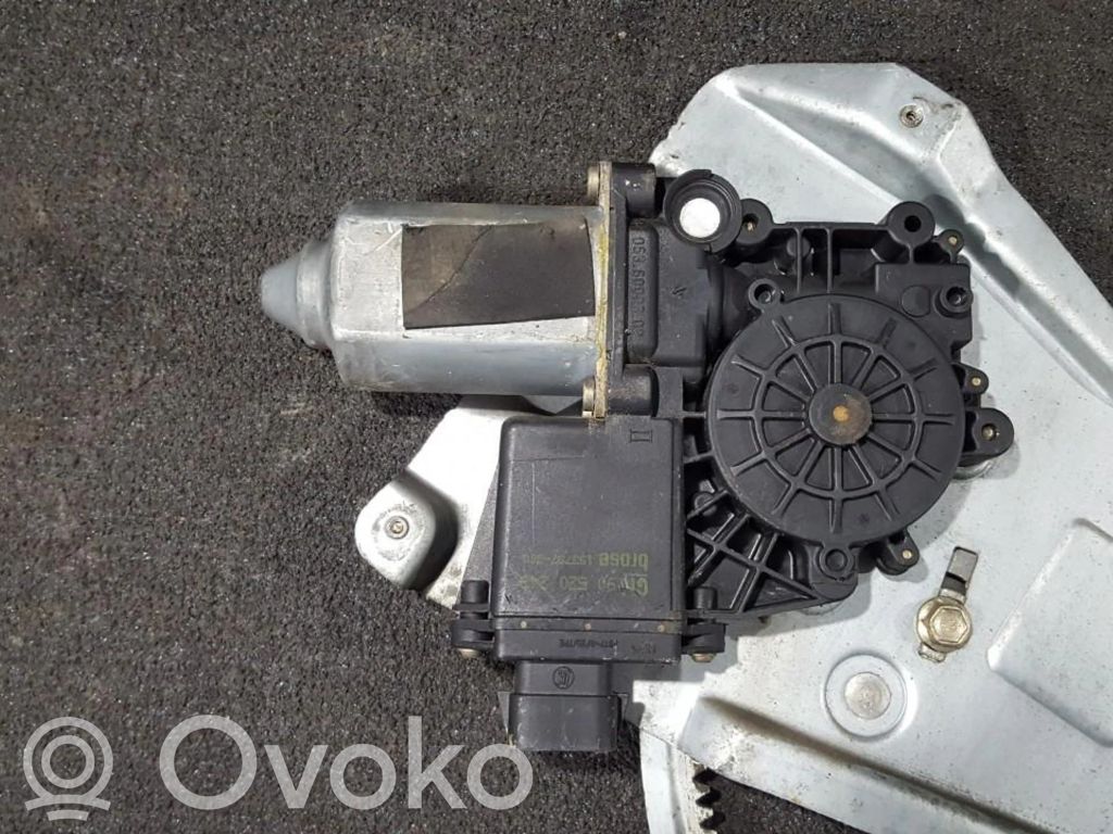 Opel Omega B1 Motor del regulador de la ventanilla de la puerta delantera 