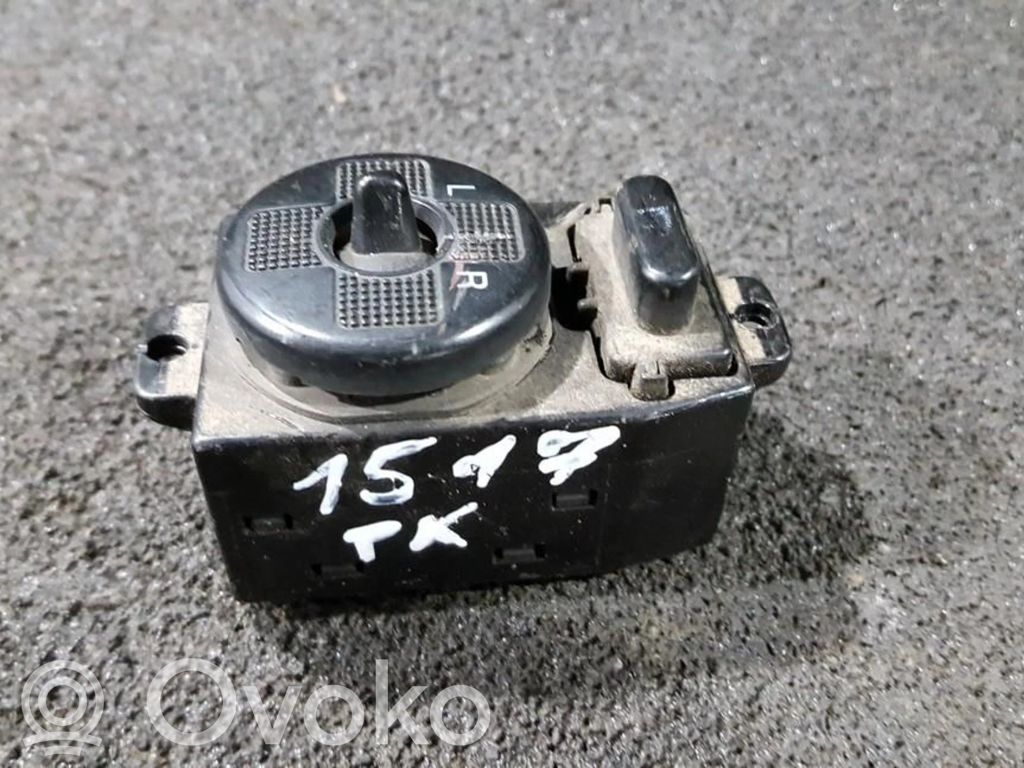 Wing mirror switch