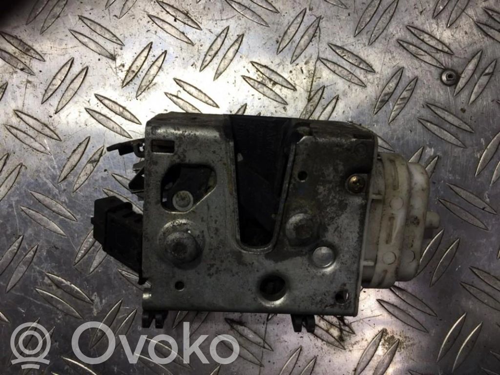Audi A6 S6 C4 4A Etuoven lukko 