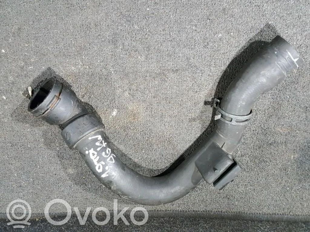 Volkswagen PASSAT B5.5 Tubo flessibile del liquido di raffreddamento del motore 