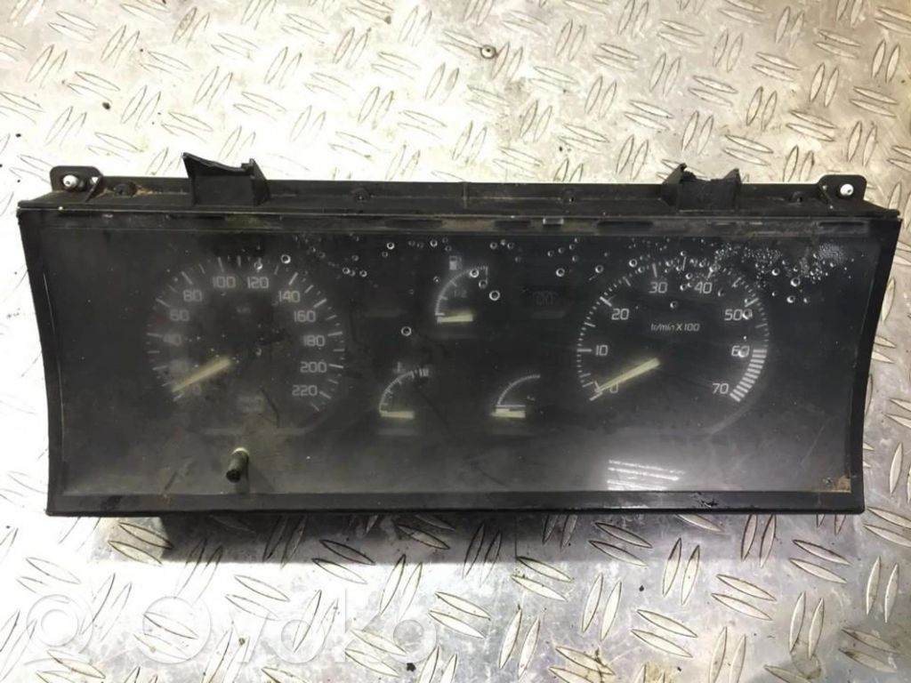 Renault 19 Geschwindigkeitsmesser Cockpit 