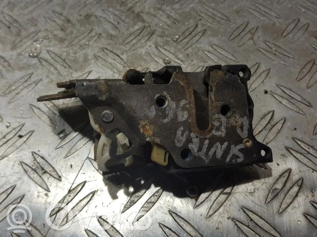 Serrure de porte arrière