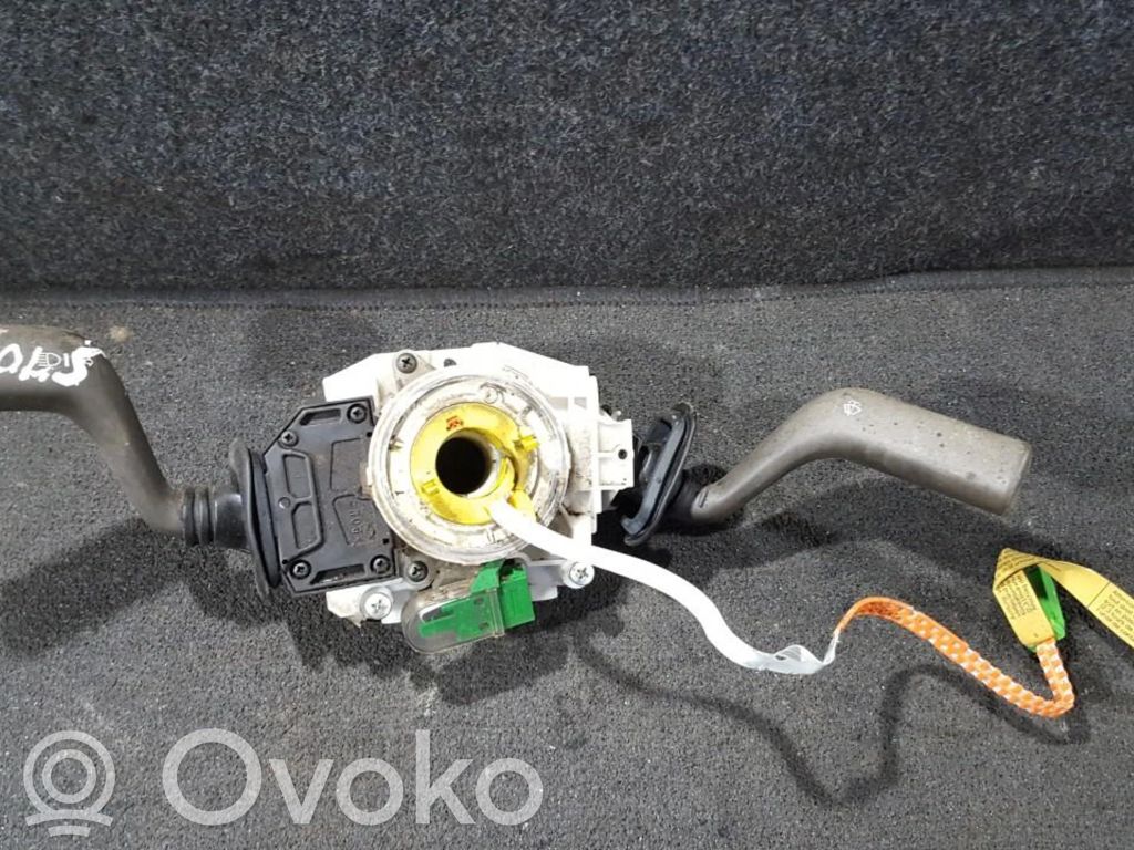 Volvo S40, V40 Leva/interruttore dell’indicatore di direzione e tergicristallo 