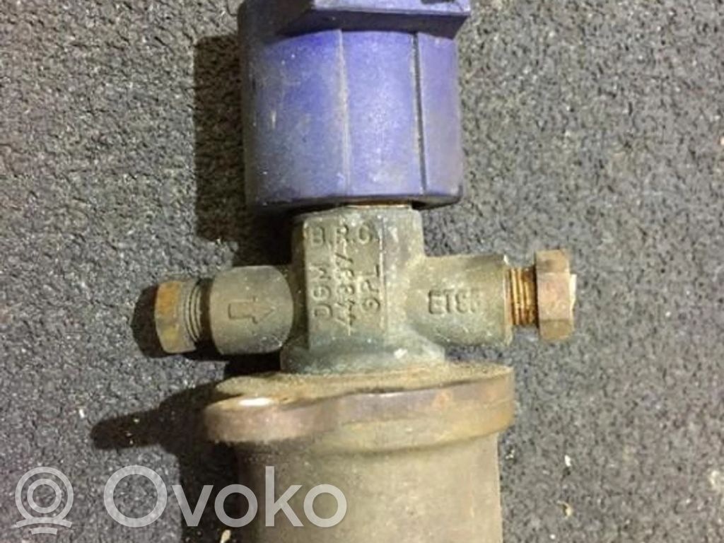 Audi 80 90 B3 Sonstiges Einzelteil Motor 