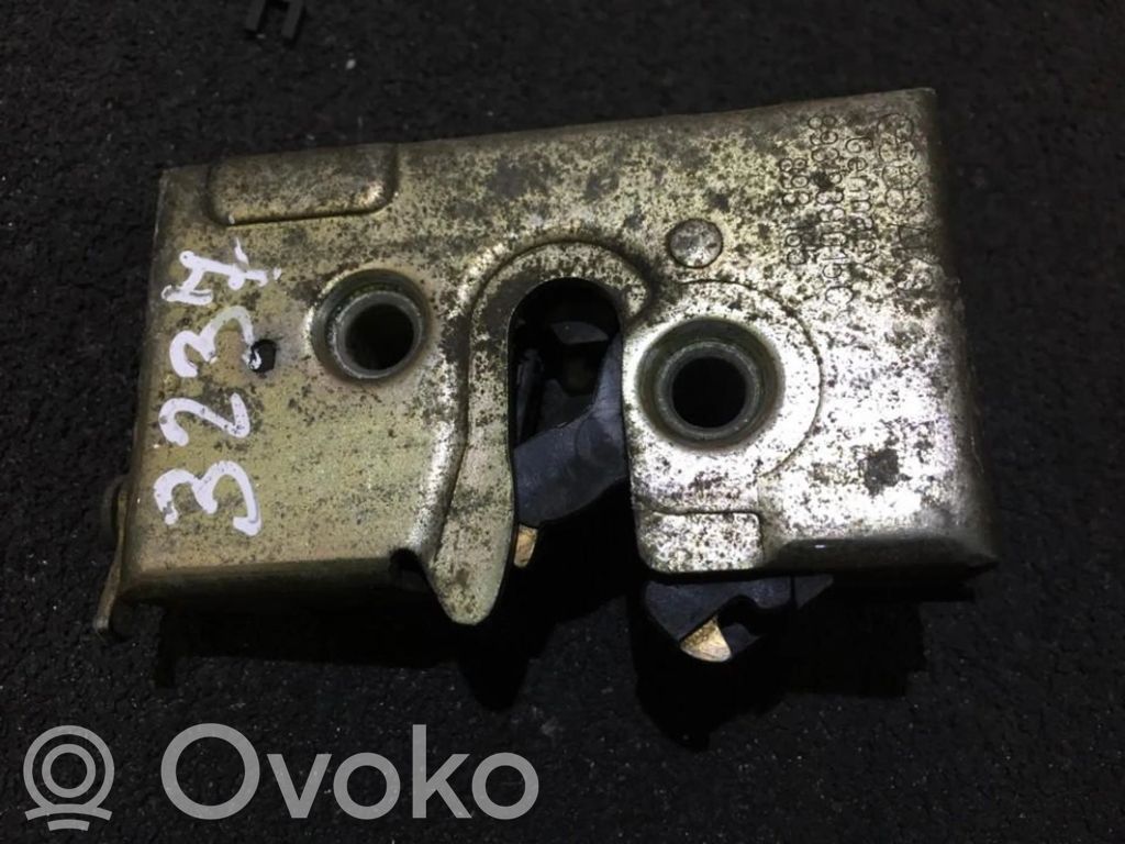 Audi 80 90 B3 Încuietoare ușă spate 