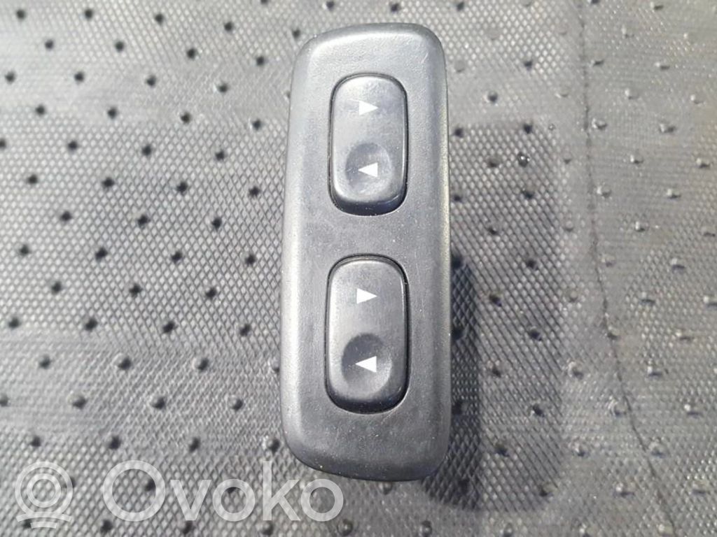 Hyundai Accent Interruptor del elevalunas eléctrico 