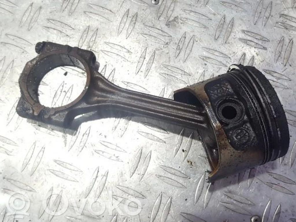 Volkswagen Polo III 6N 6N2 6NF Piston cu bielă 