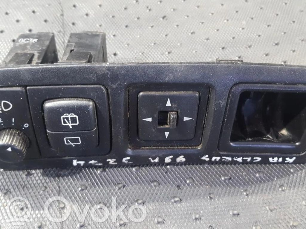 Wing mirror switch