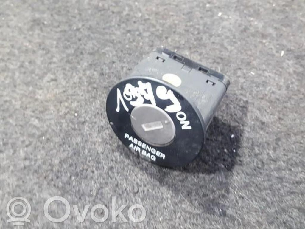 Hyundai i20 (PB PBT) Comutator pornit/oprit airbag pasager 