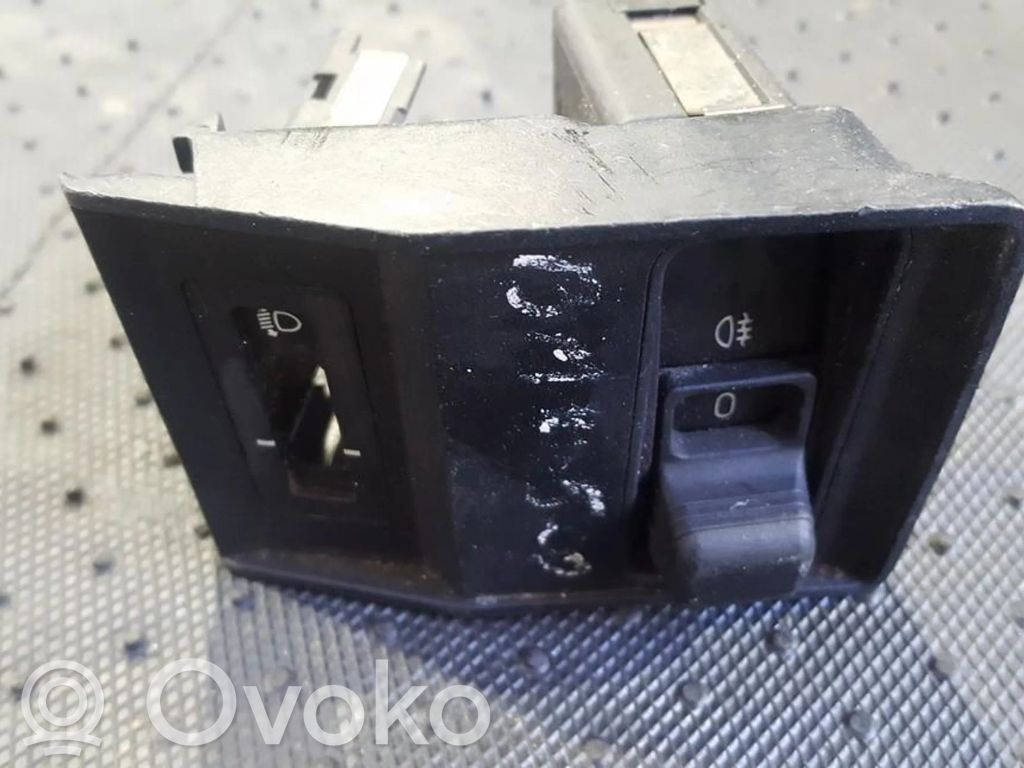 BMW 5 E34 Interruttore fendinebbia 