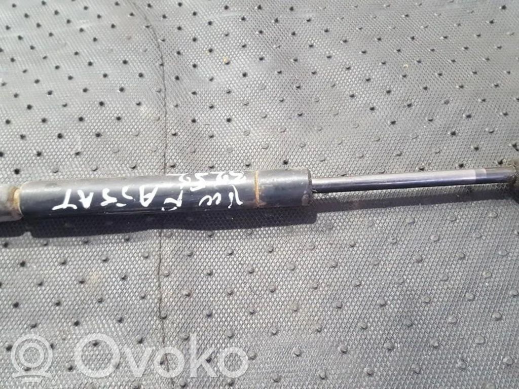 Volkswagen PASSAT B5 Ammortizzatore portellone posteriore/bagagliaio 