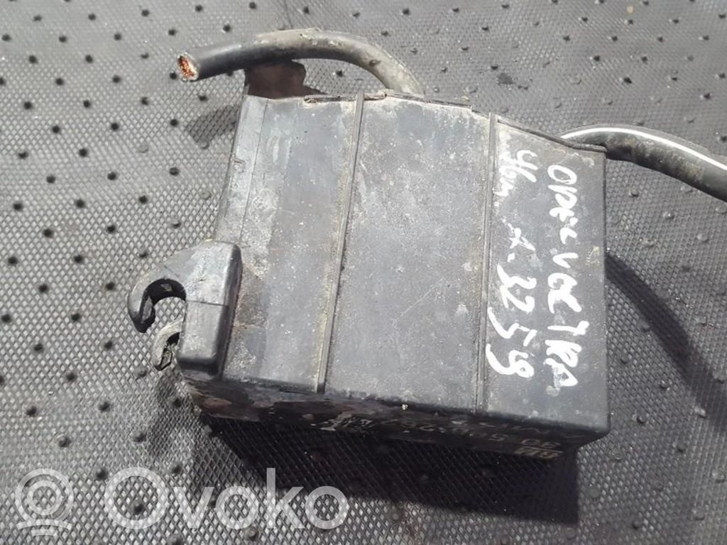 Opel Vectra B Skrzynka bezpieczników / Komplet 