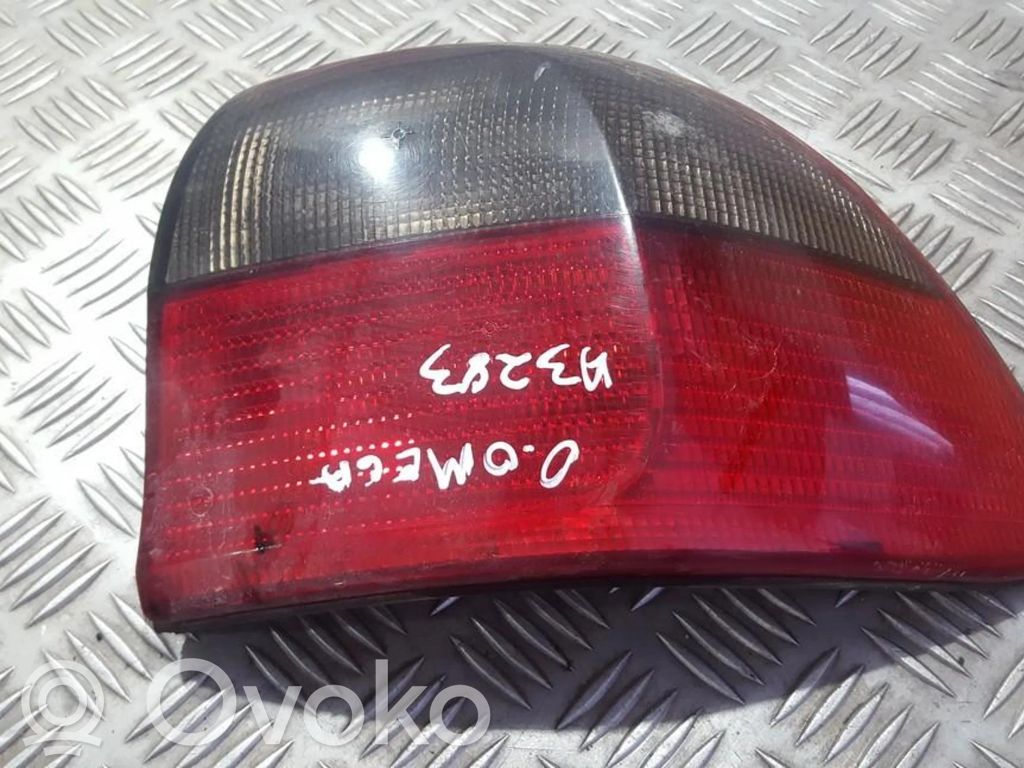Opel Omega B1 Luz trasera/de freno 