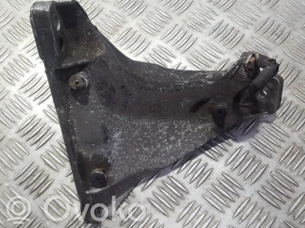Halterung Lager Motor   8D0199308L,8D0199308L