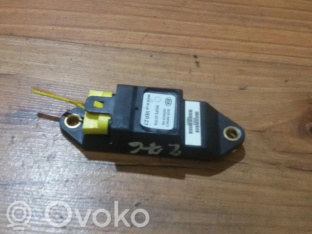 KIA Carens I Sensore d’urto/d'impatto apertura airbag