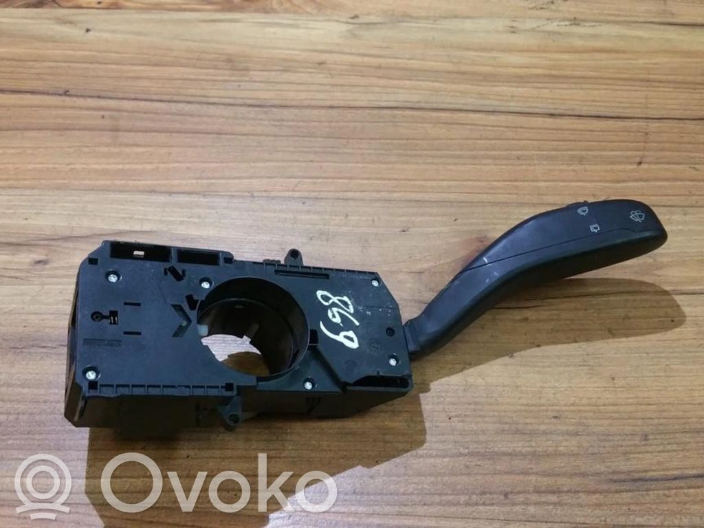 Volkswagen Polo IV 9N3 Leva comando tergicristalli 
