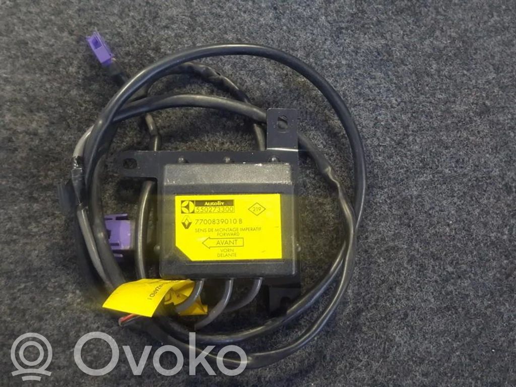 Renault Twingo I Airbag control unit/module 
