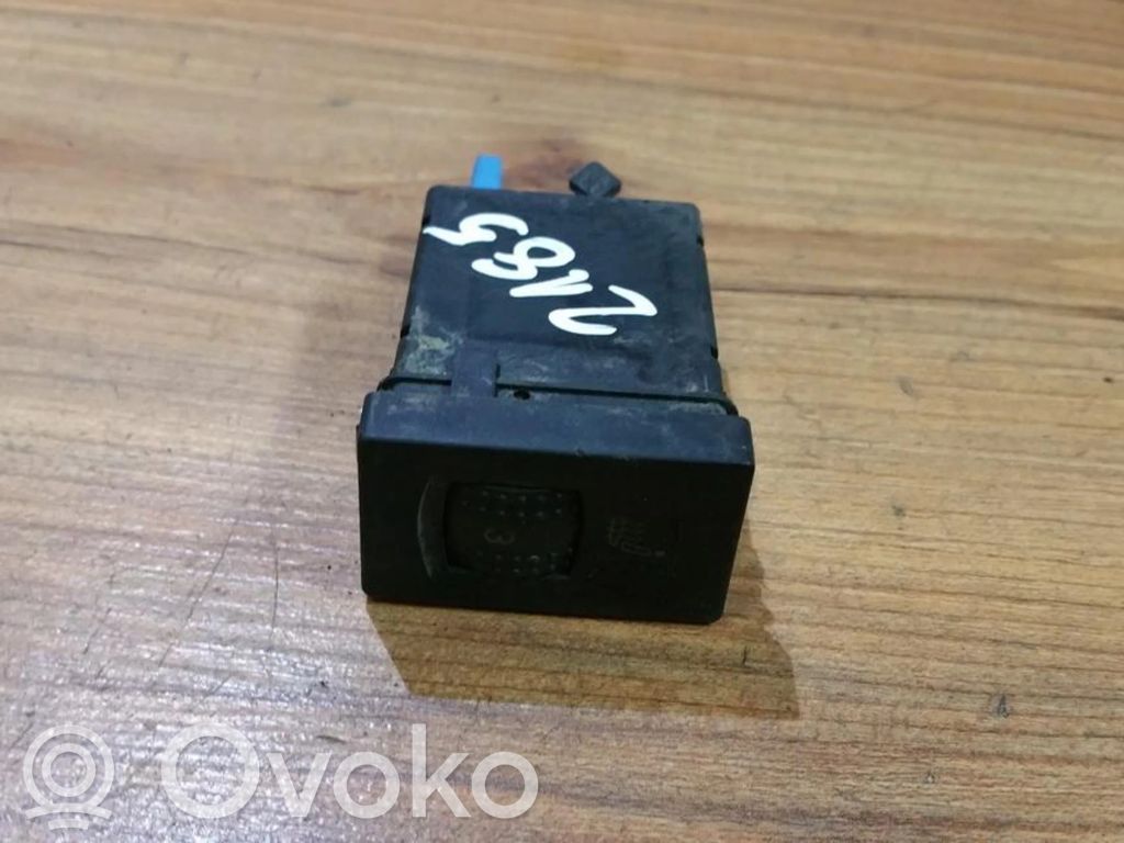 Volkswagen PASSAT B5 Comutator încălzire scaune 