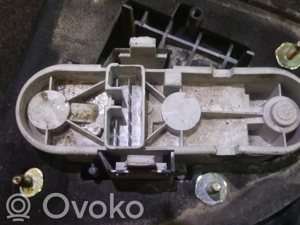 Takavalon polttimon suojan pidike   29262002,29262002