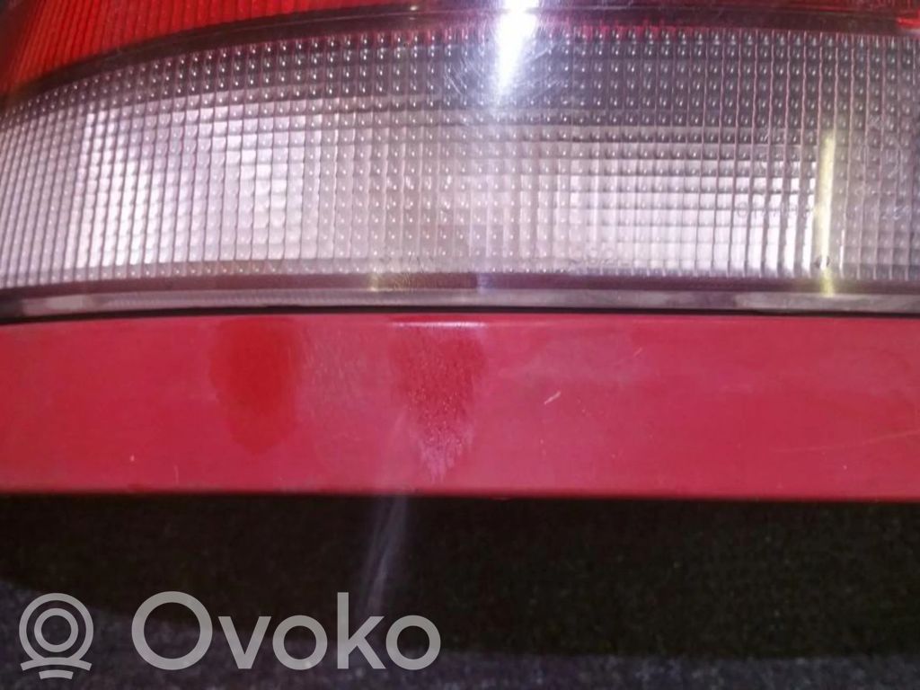 Mazda 626 Moulure de garniture de feu arrière / postérieur