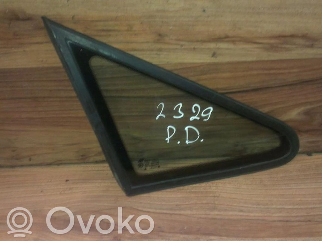 Front triangle window/glass