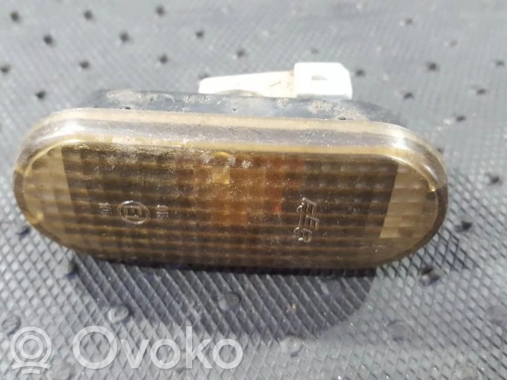 Volkswagen Golf III Seitenblinker 