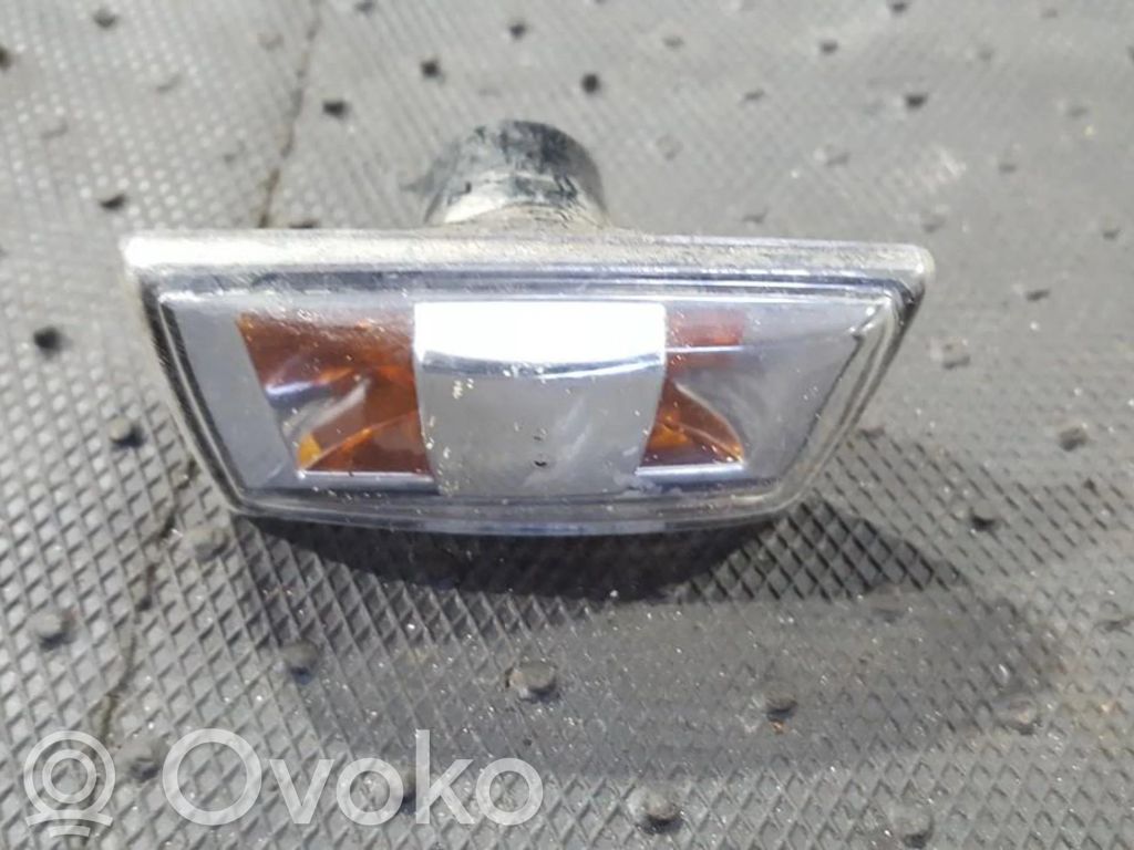 Opel Astra H Indicatore di direzione del parafango anteriore