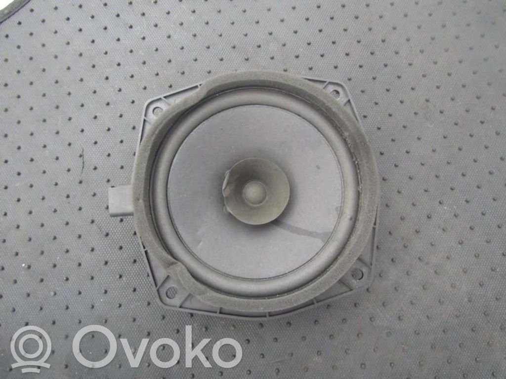 Mitsubishi Outlander Etuoven kaiutin 